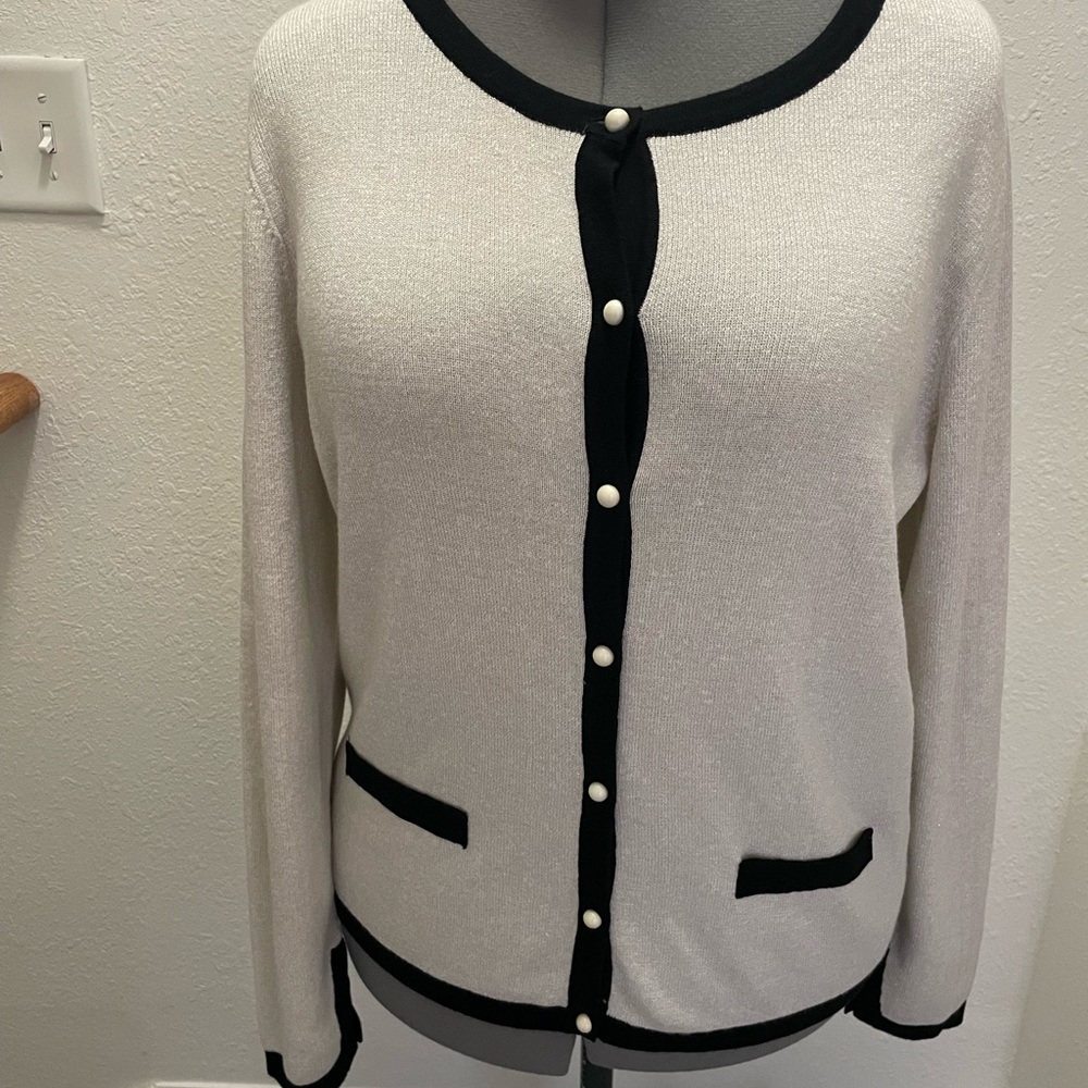 A new day sweater Cardigan winter white/beige XL Pre owned!!